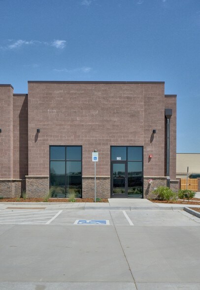 More Photos Of 943-965 E 11th St, Loveland Warehouse For Lease