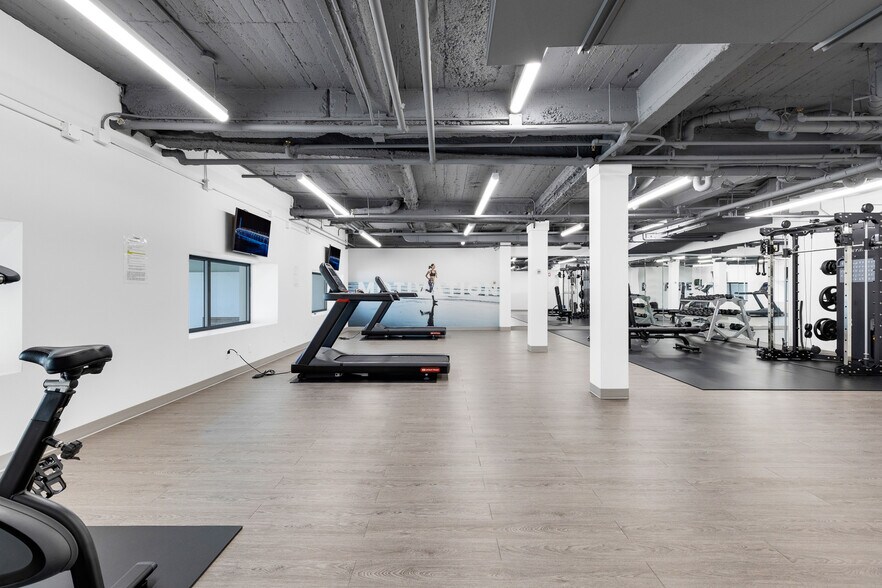 More Photos Of 1555 Rue Peel, Montréal Office For Lease