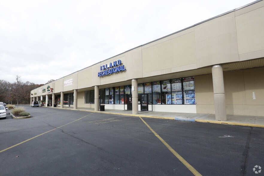 More Photos Of 3197-3265 Horse Block Rd, Medford Unknown For Lease