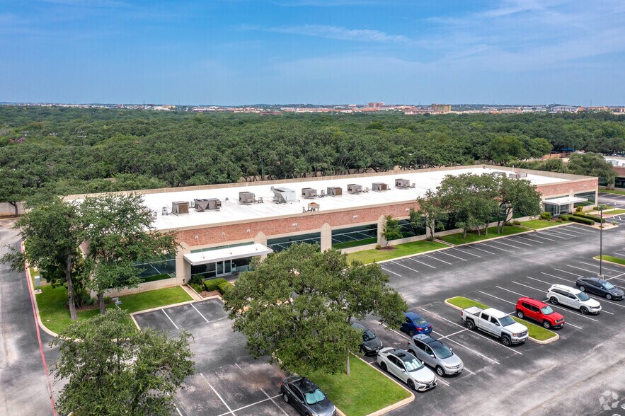 More Photos Of 17319 San Pedro Ave, San Antonio Unknown For Lease