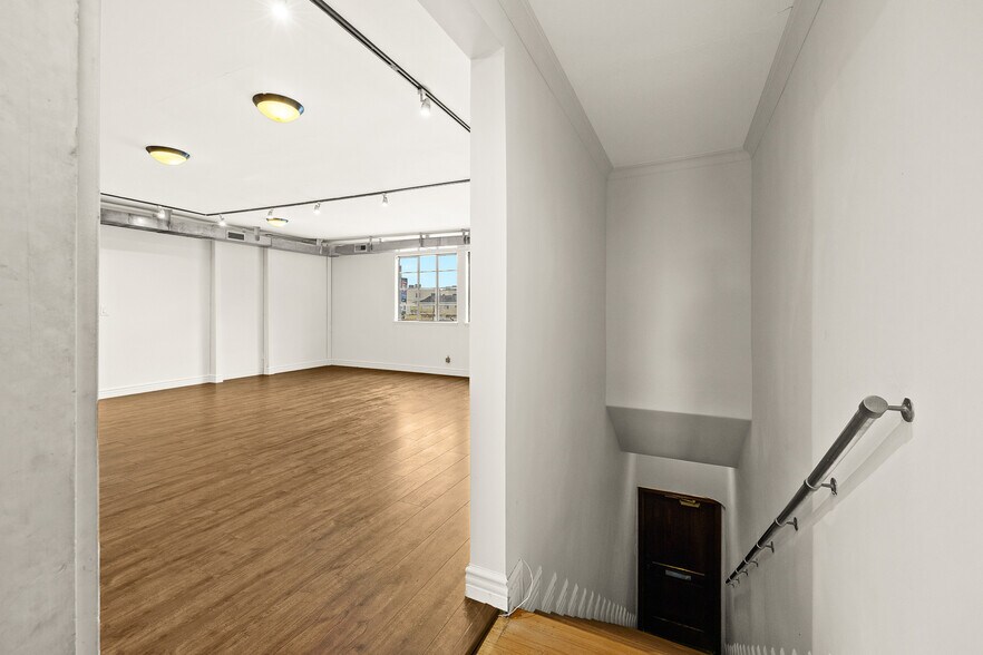 More Photos Of 5712-5714 Lankershim Blvd, North Hollywood Storefront Retail Office For Lease