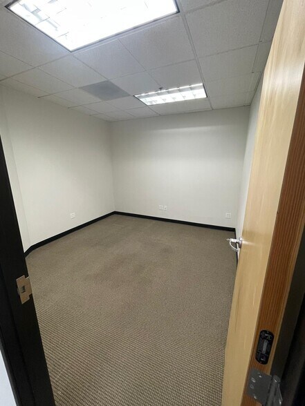 More Photos Of 861 Harold Pl, Chula Vista Research And Development For Sale