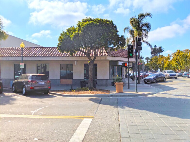 More Photos Of 200-240 W 5th St, Oxnard Unknown For Lease