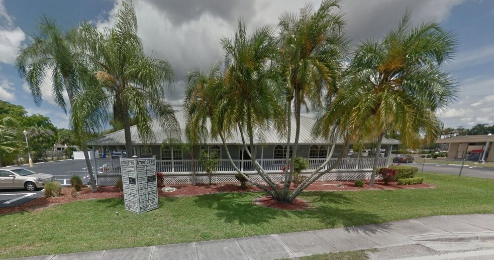 More Photos Of 6710 Winkler Rd, Fort Myers Unknown For Lease
