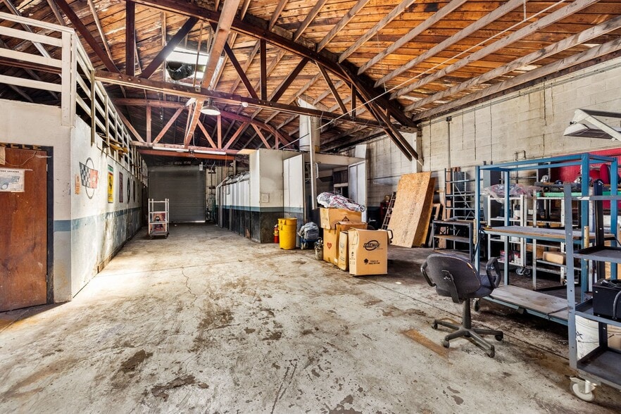 More Photos Of 5417 Adeline St, Oakland Auto Repair For Sale