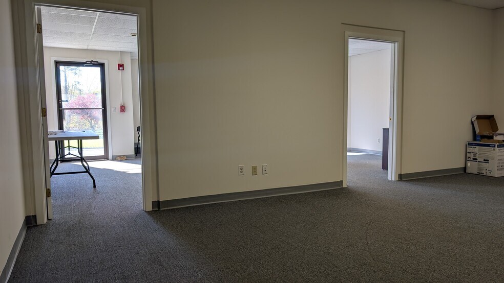 More Photos Of 2415 Boston Post Rd, Guilford Loft Creative Space For Lease