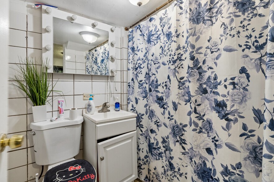 More Photos Of 2135 W Armitage Ave, Chicago Apartments For Sale