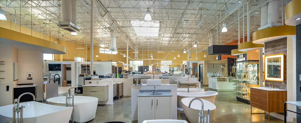 More Photos Of 1827 E Spring St, Long Beach Showroom For Sale