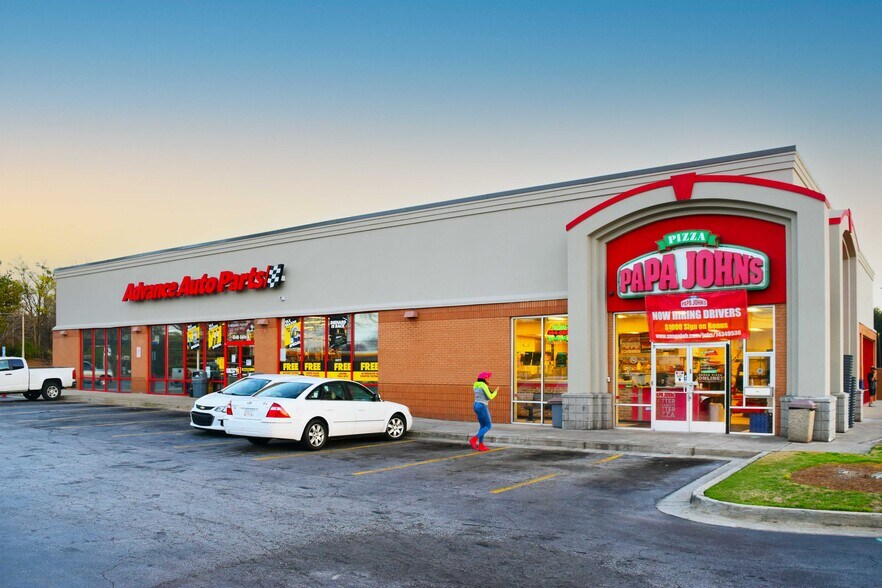 More Photos Of 4550 Jonesboro Rd, Union City Freestanding For Lease