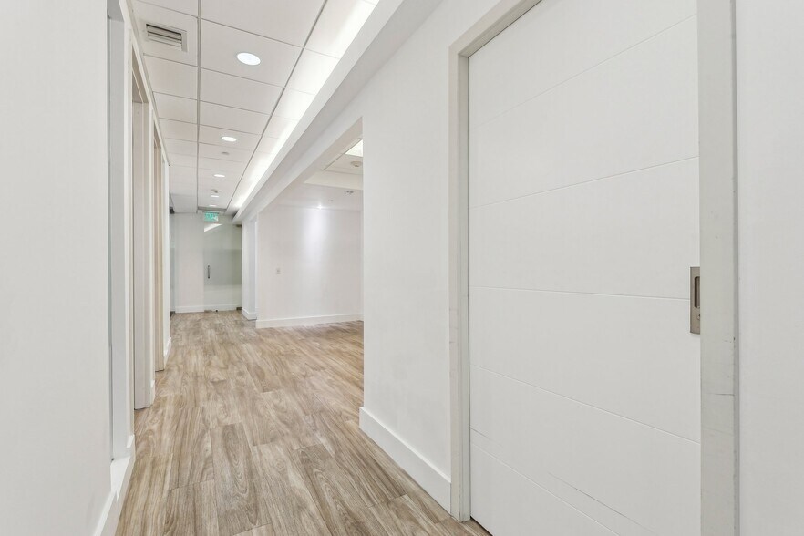 More Photos Of 1200 Brickell Ave, Miami Office For Sale