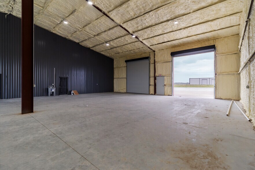 More Photos Of 4084 Gulfstream Dr, Bryan Warehouse For Sale