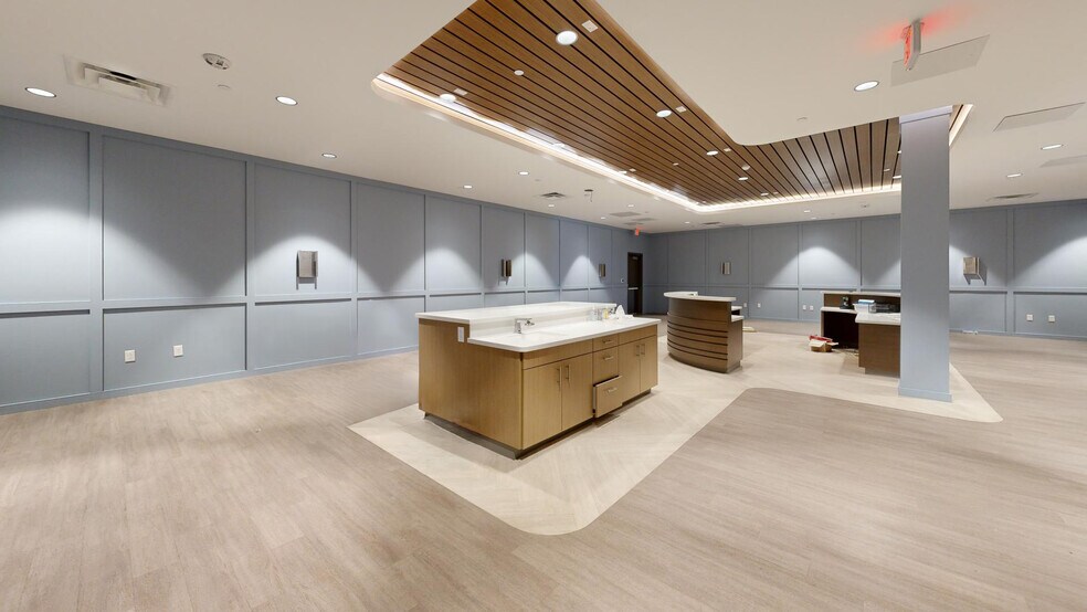 More Photos Of 5901 W Waco Dr, Waco Medical For Sale