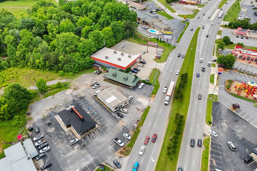 More Photos Of 893 S Park St, Carrollton Freestanding For Sale