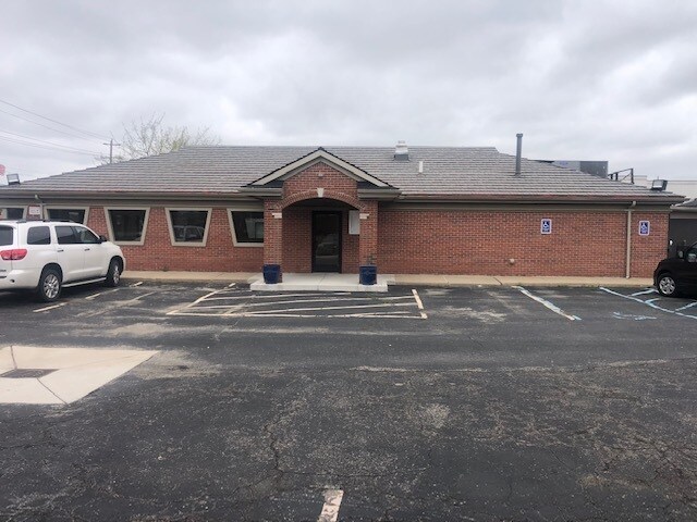 Primary Photo Of 2280 E 14 Mile Rd, Warren Storefront For Sale