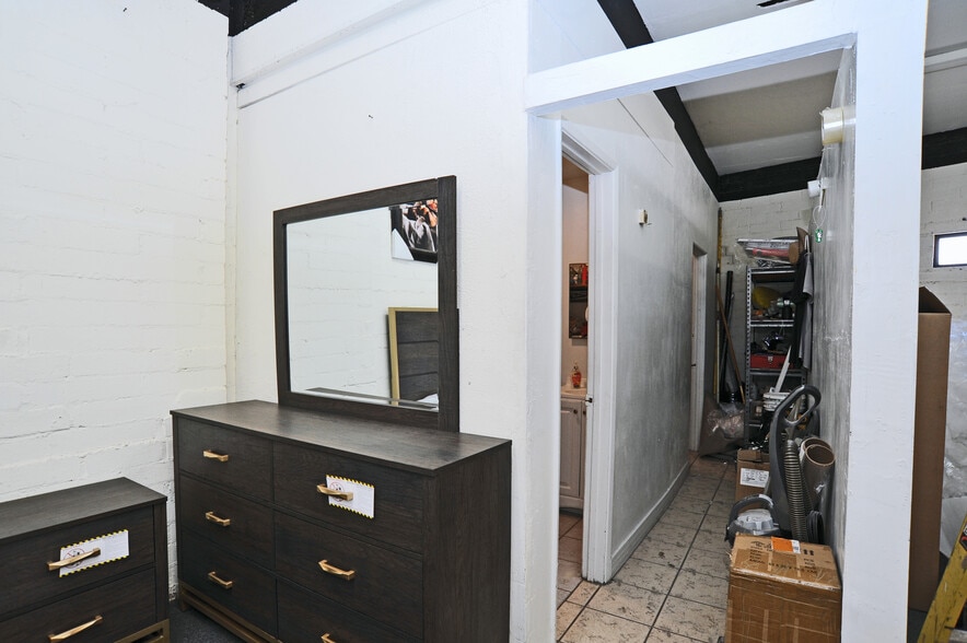 More Photos Of 209 N Arroyo Blvd, Nogales Storefront For Sale