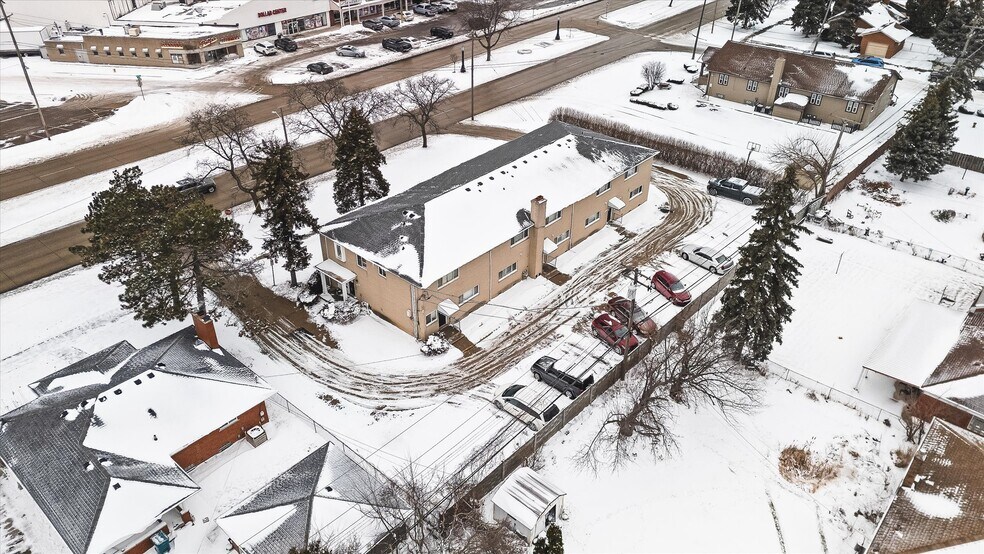 More Photos Of 22270 Kelly Rd, Eastpointe Apartments For Sale