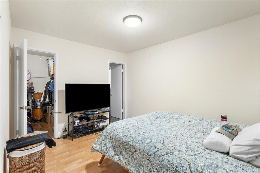 More Photos Of 31 Croxton Ave, Oakland Apartments For Sale