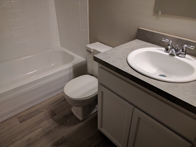 More Photos Of 7270-7292 Broadwyn Dr, Reynoldsburg Apartments For Sale