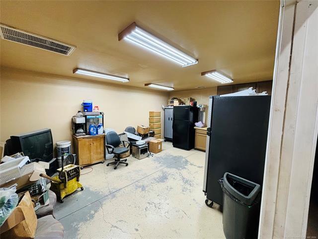 More Photos Of 2700 S 32nd St, Muskogee Industrial For Sale