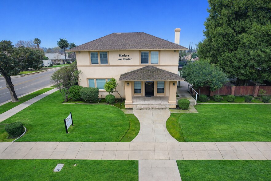 Primary Photo Of 400 W Yosemite Ave, Madera Office For Sale