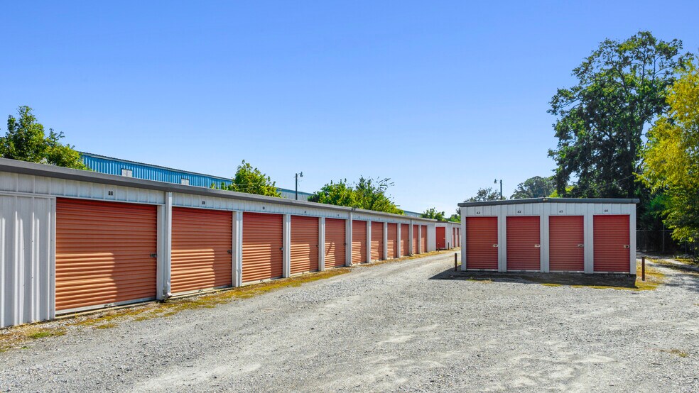 More Photos Of 1601 Bridgewell ln, Port Gibson Self Storage For Sale