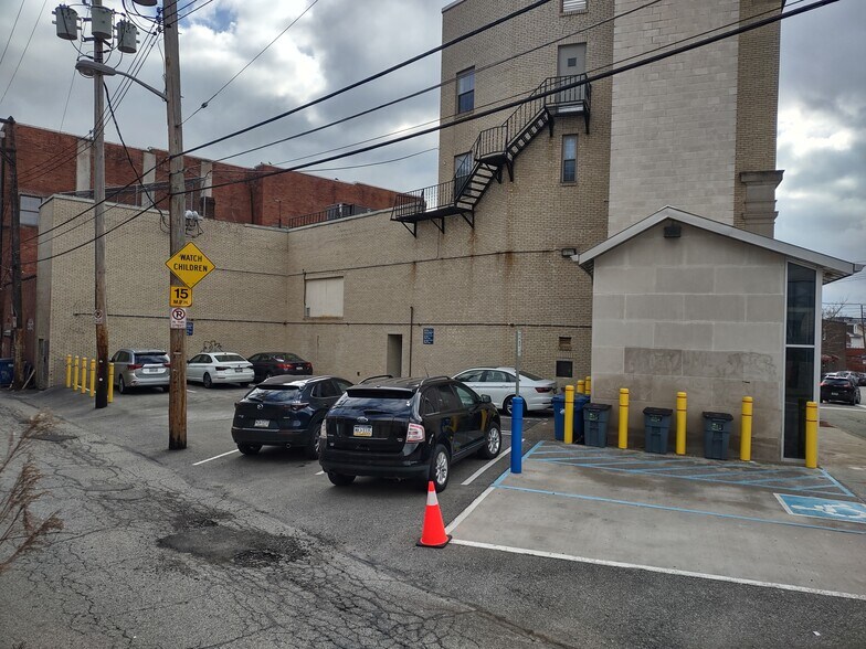 More Photos Of 4761 Liberty Ave, Pittsburgh General Retail For Sale