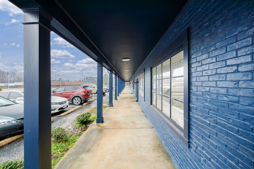 More Photos Of 2825 S Crater Rd, Petersburg Storefront Retail Office For Sale