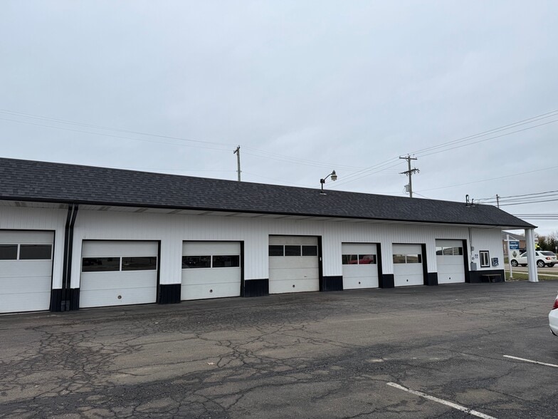 More Photos Of 1208 W Maple St, Hartville General Retail For Lease