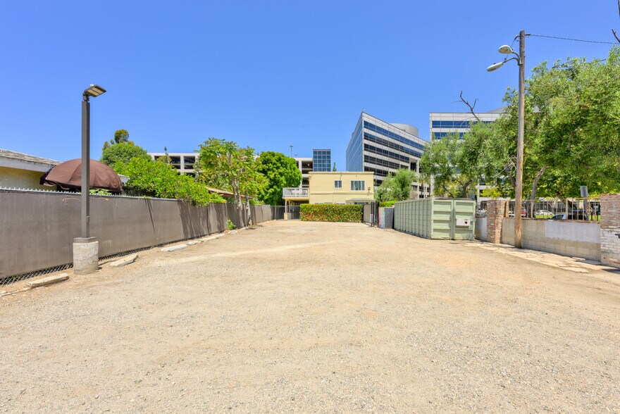 More Photos Of 208 Olive st, Santa Ana Multifamily For Sale