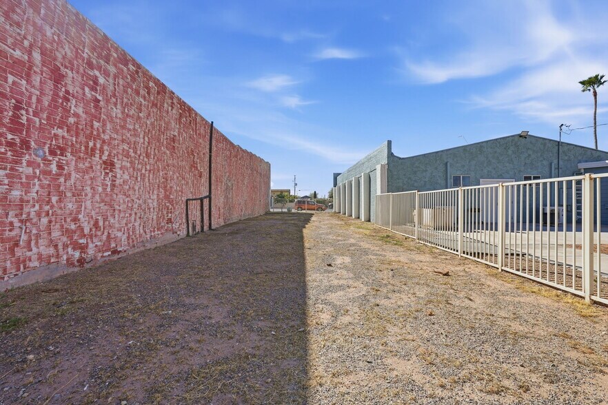 More Photos Of 236 W Coolidge Ave, Coolidge Storefront Retail Residential For Sale