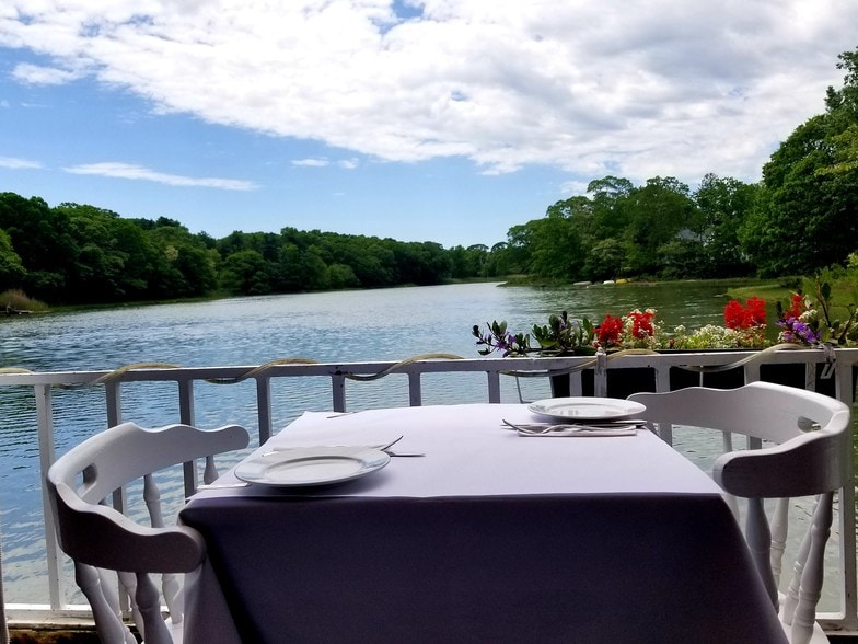 More Photos Of 185 N Ferry Rd, Shelter Island Heights Restaurant For Sale