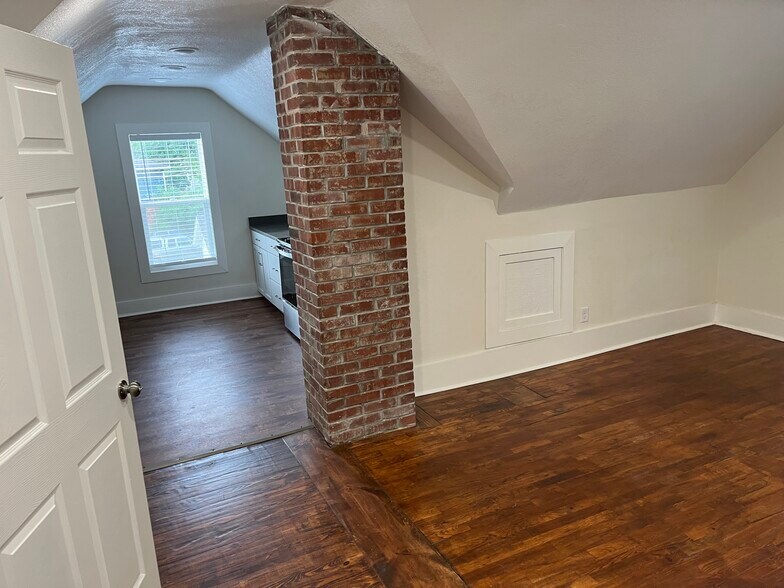 More Photos Of 912 Indiana St, Lawrence Apartments For Sale