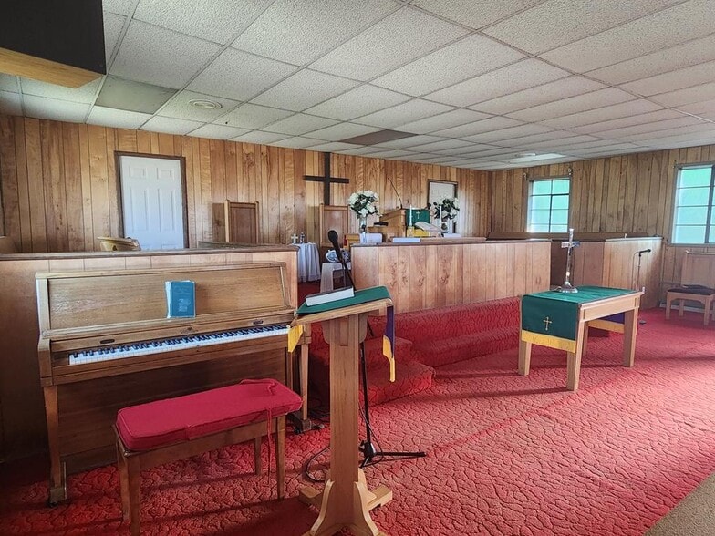 More Photos Of 105 Smith St, Beckley Religious Facility For Sale