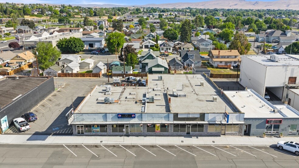 More Photos Of 121 Naches ave, Selah Storefront For Sale