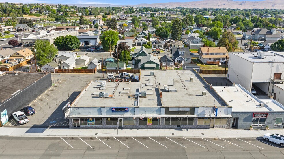 More Photos Of , Selah General Retail For Sale