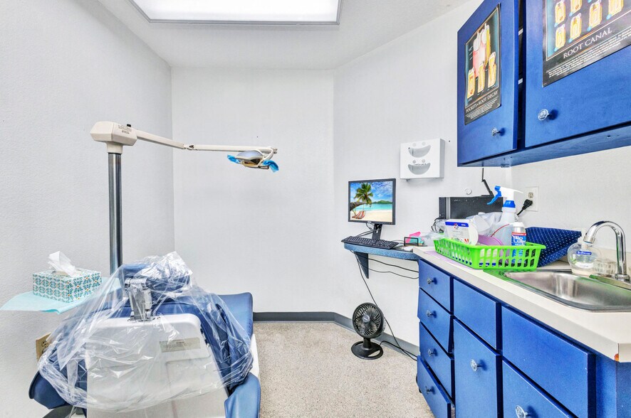 More Photos Of 3417 Tamiami Trl, Port Charlotte Medical For Sale