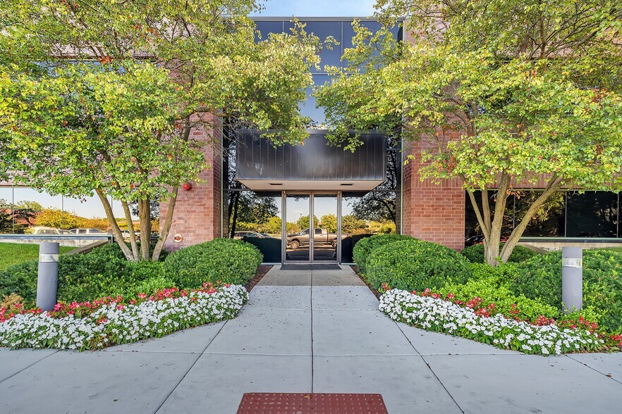 More Photos Of 1751 S Naperville Rd, Wheaton Medical For Sale