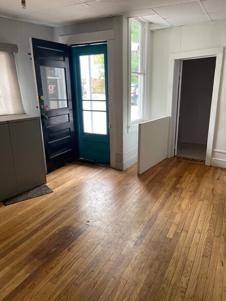 More Photos Of 14-16 Ruxton Ave, Manitou Springs Storefront Retail Residential For Lease
