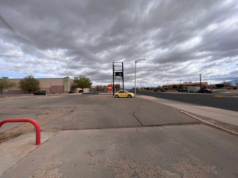 More Photos Of 455 Coors Blvd NW, Albuquerque Land For Lease