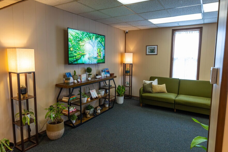 More Photos Of 811 Monroe St, Stroudsburg Office Residential For Lease