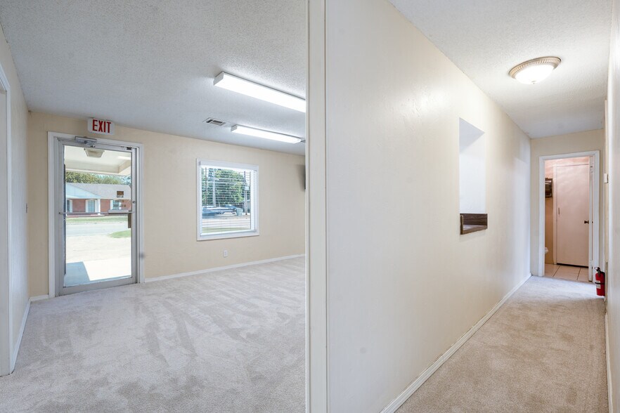 More Photos Of 4401 N Meridian Ave, Oklahoma City Office For Sale
