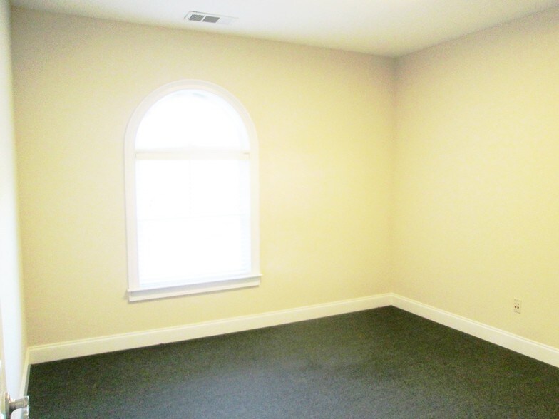 More Photos Of 4080 McGinnis Ferry Rd, Alpharetta Office For Lease