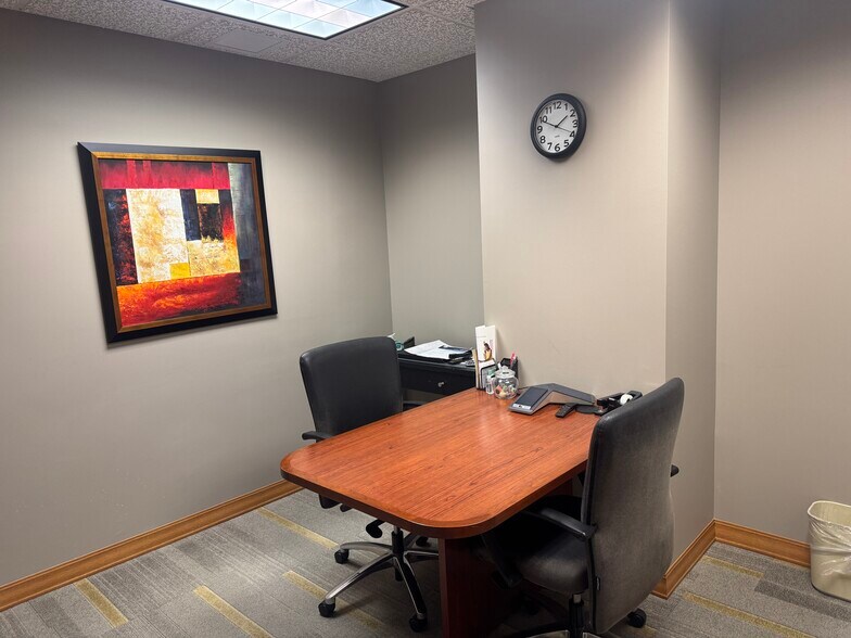 More Photos Of 712 Riverfront Dr, Sheboygan Office For Sale