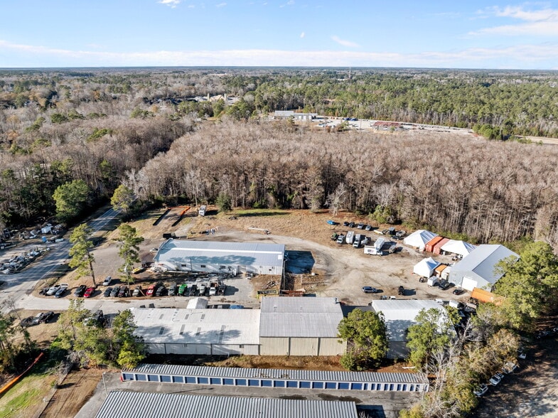 More Photos Of 4704 N College Rd, Castle Hayne Warehouse For Lease