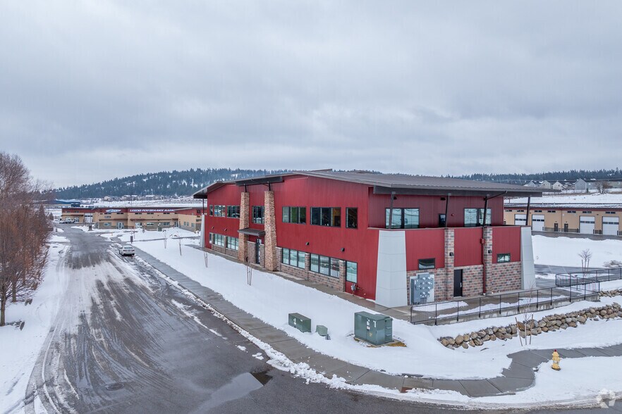 More Photos Of 2700 N Eagle Ln, Liberty Lake Flex For Lease