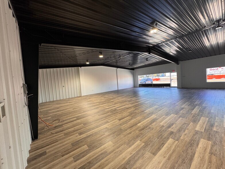 More Photos Of 27839 U.S. Highway 19 N, Clearwater Unknown For Lease