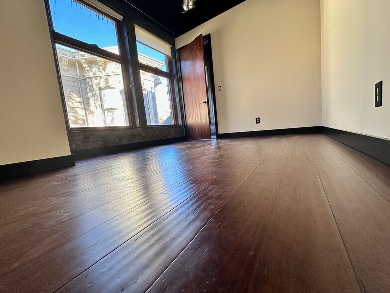More Photos Of 610 2nd St, Davis Storefront Retail Office For Lease