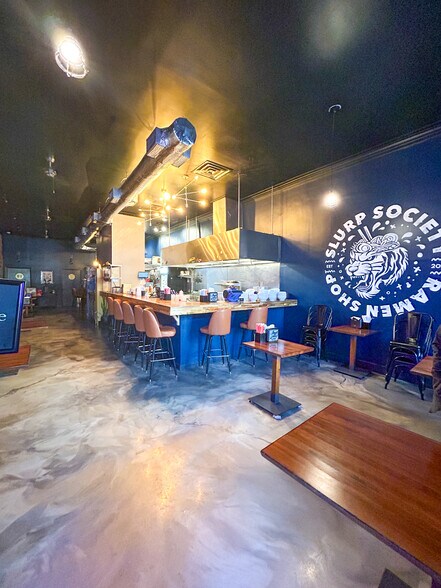 More Photos Of 69 St Michael St, Mobile Restaurant For Lease