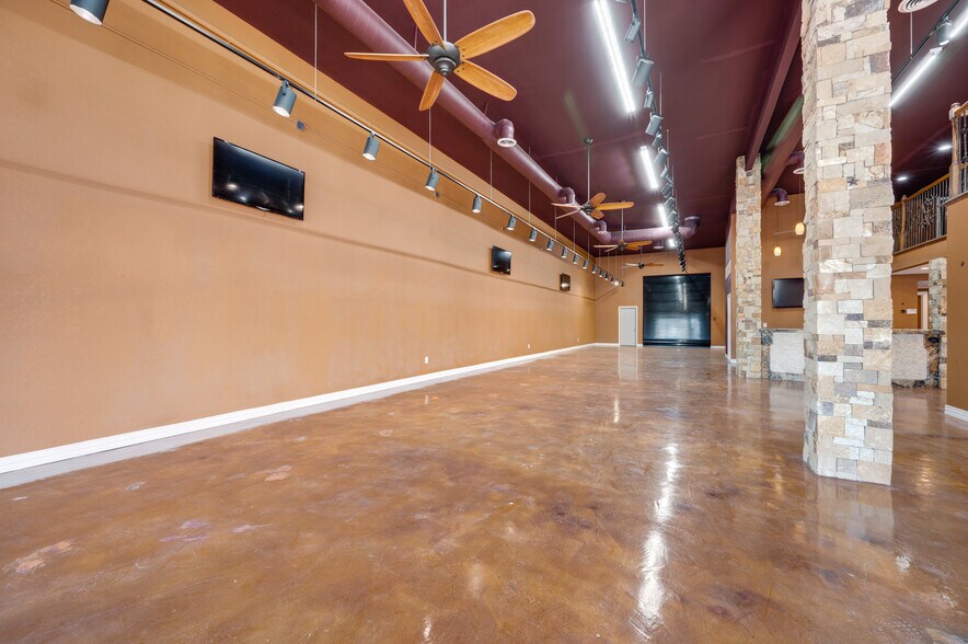 More Photos Of 7716 Davis Blvd, North Richland Hills Storefront For Lease