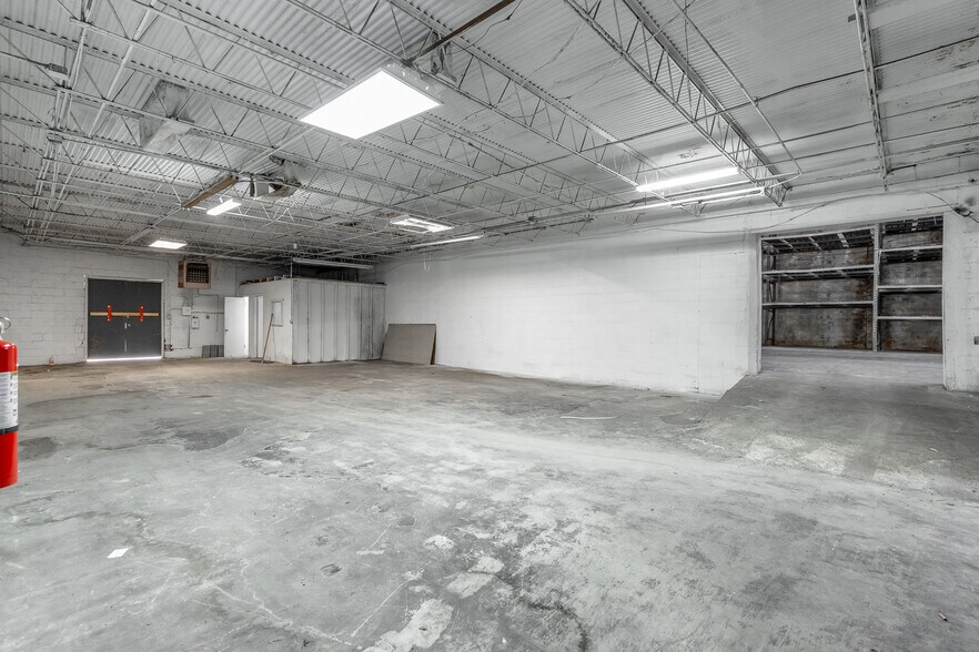 More Photos Of 360 Carbondale Rd SW, Dalton Warehouse For Lease
